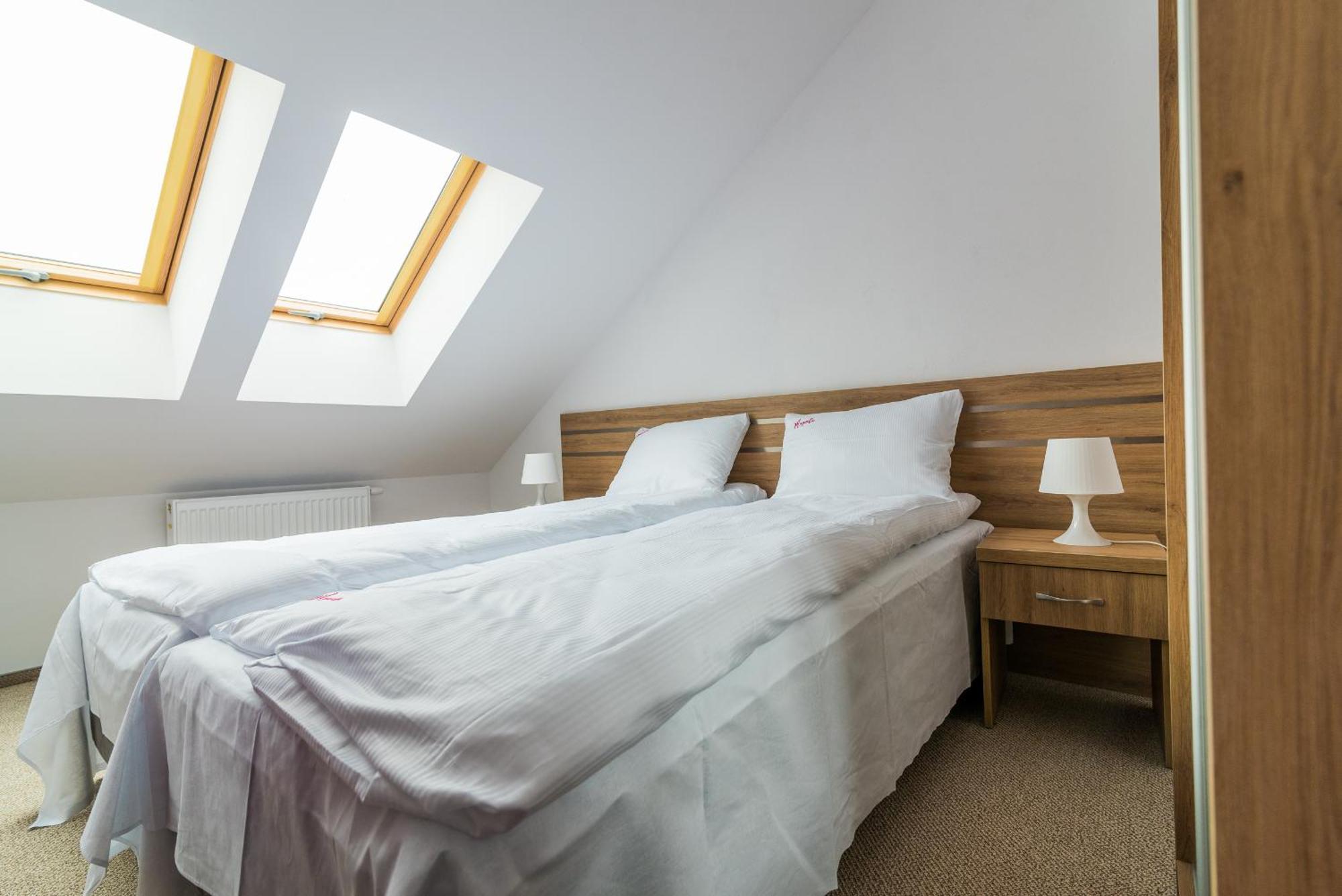 Magnolia Pokoje I Apartamenty Дебки Екстериор снимка