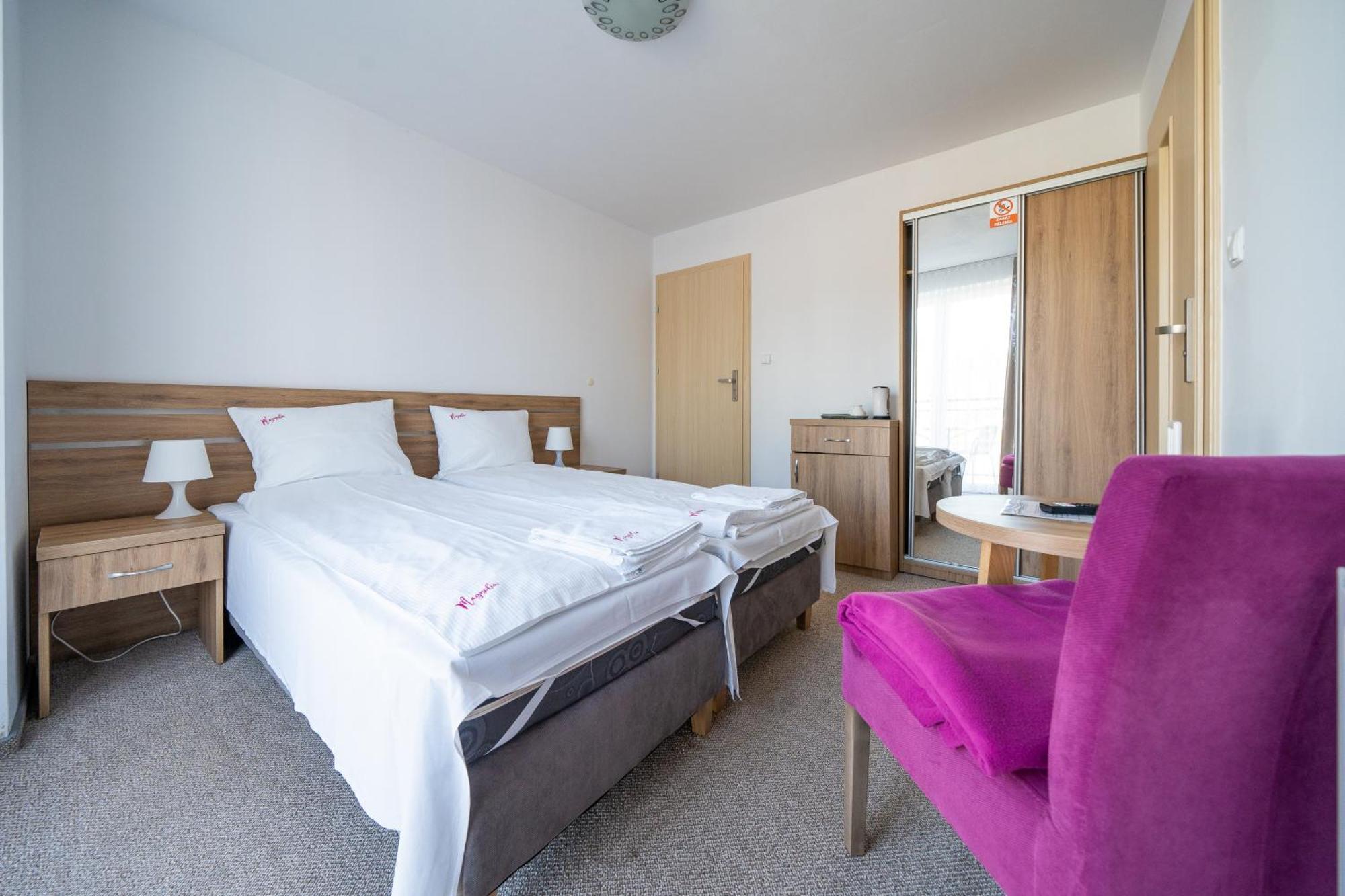 Magnolia Pokoje I Apartamenty Дебки Екстериор снимка