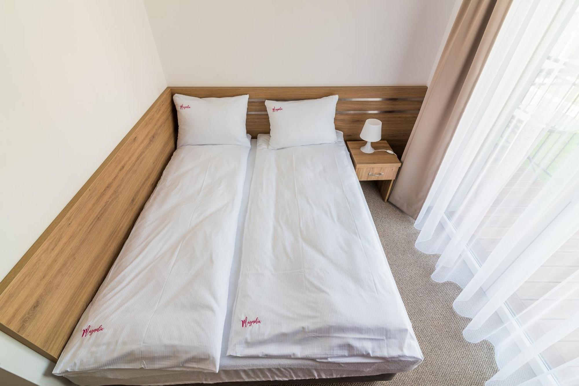 Magnolia Pokoje I Apartamenty Дебки Екстериор снимка