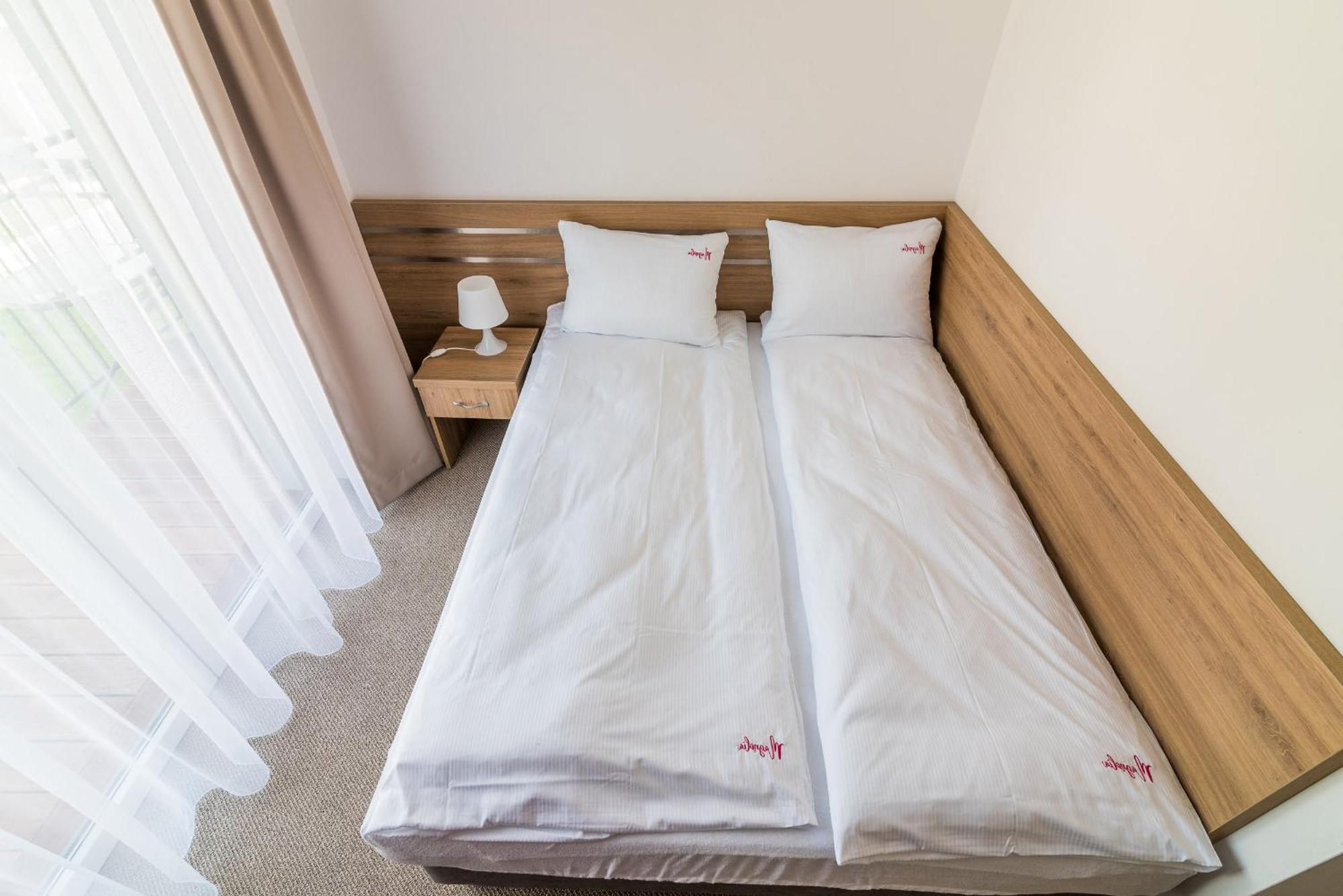 Magnolia Pokoje I Apartamenty Дебки Екстериор снимка