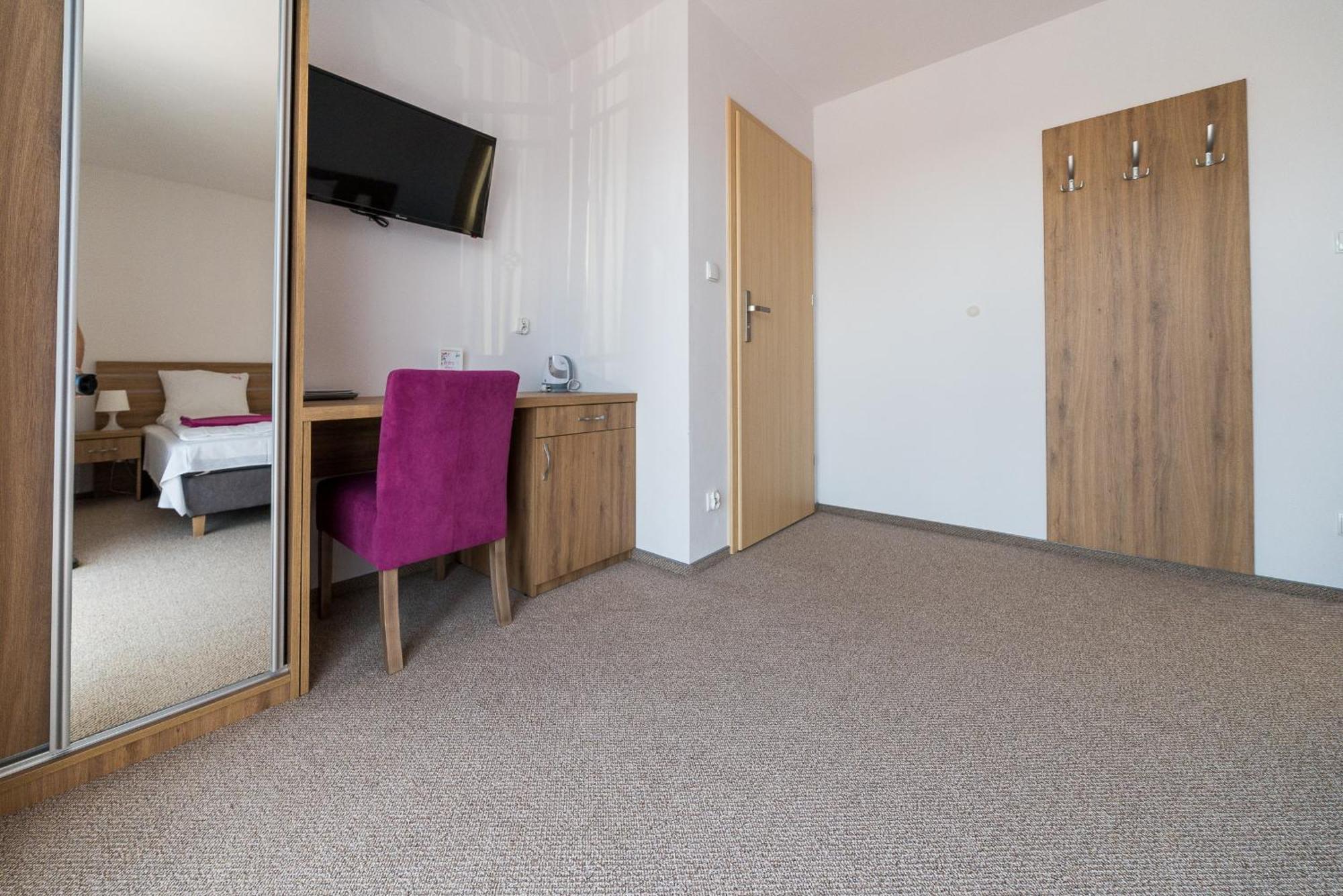 Magnolia Pokoje I Apartamenty Дебки Екстериор снимка