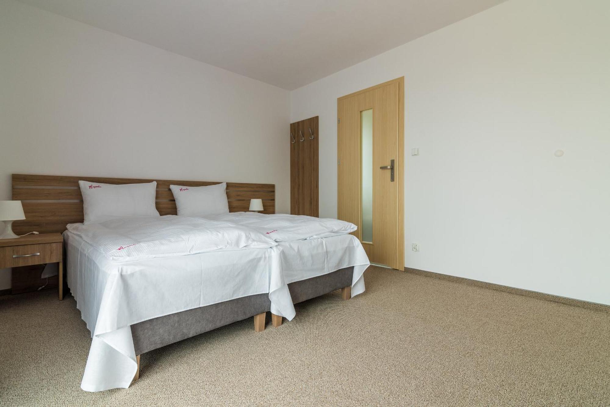 Magnolia Pokoje I Apartamenty Дебки Екстериор снимка