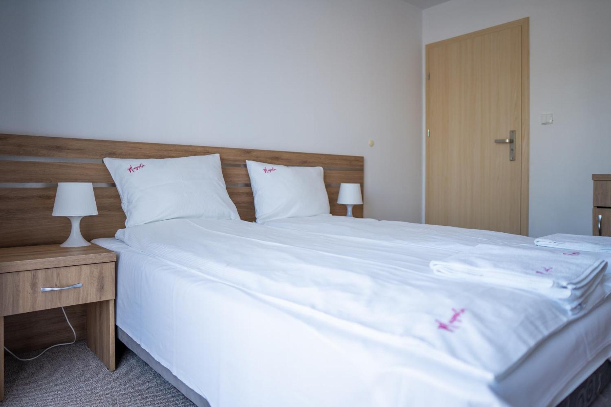 Magnolia Pokoje I Apartamenty Дебки Екстериор снимка