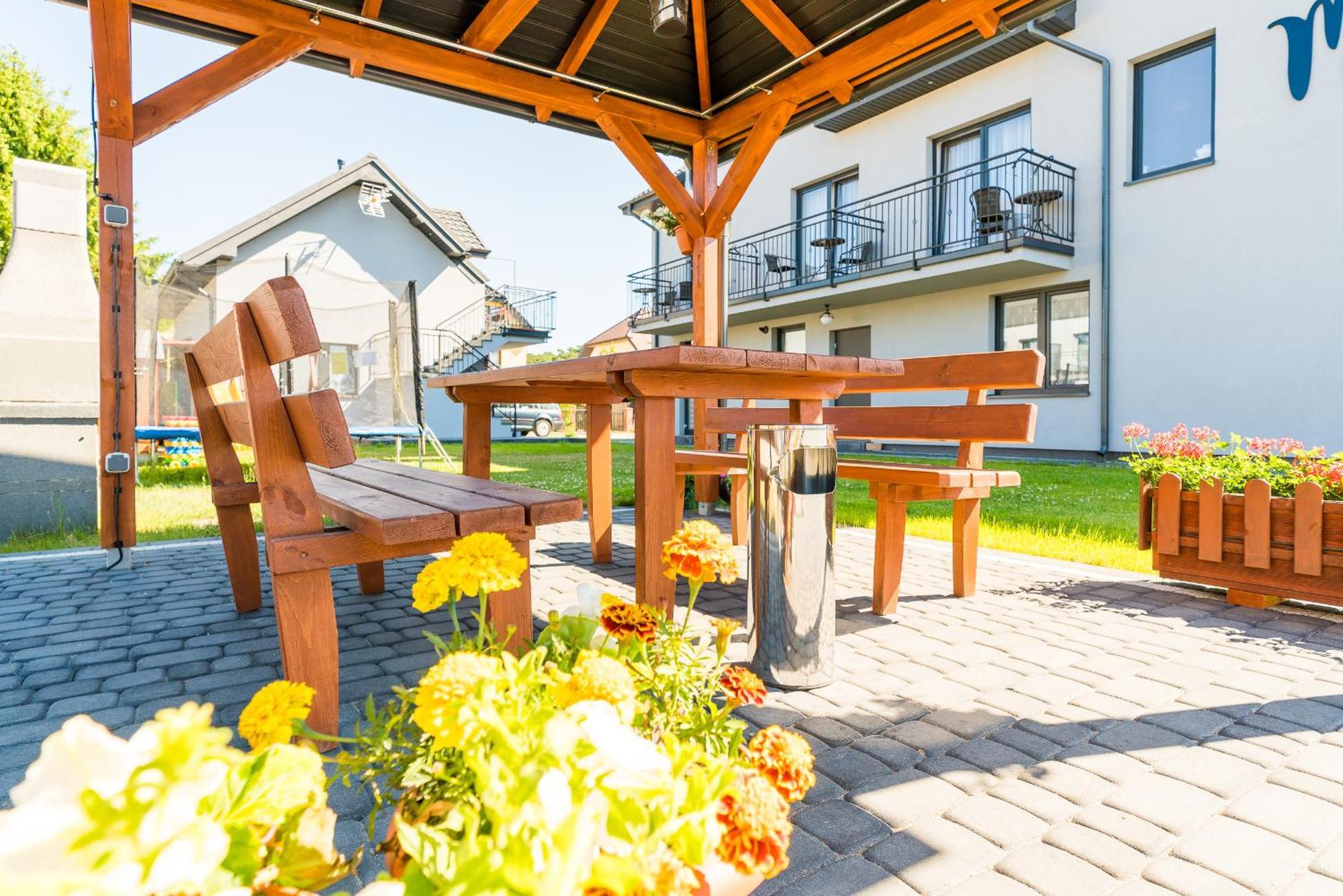 Magnolia Pokoje I Apartamenty Дебки Екстериор снимка